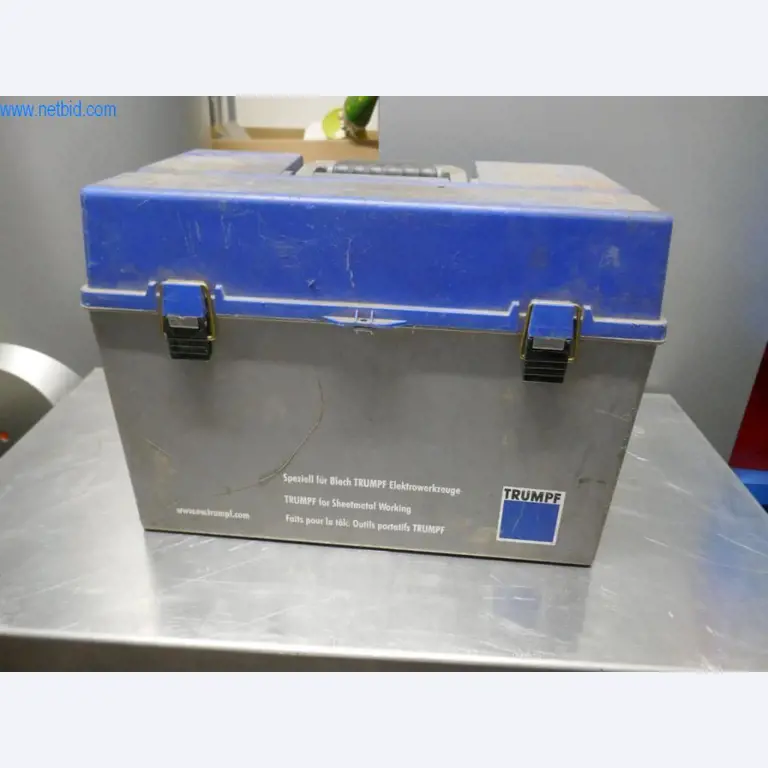 BGA, Warenvorräte, Montagematerial und Fahrzeuge aus dem Bereich Dachdeckerei-4