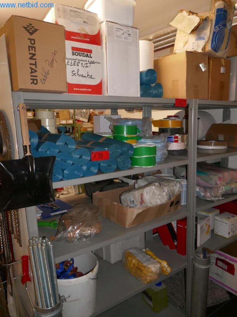 BGA, zapasy, materiały montażowe i pojazdy z działu pokryć dachowych-11