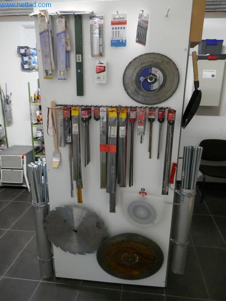 BGA, zapasy, materiały montażowe i pojazdy z działu pokryć dachowych-18