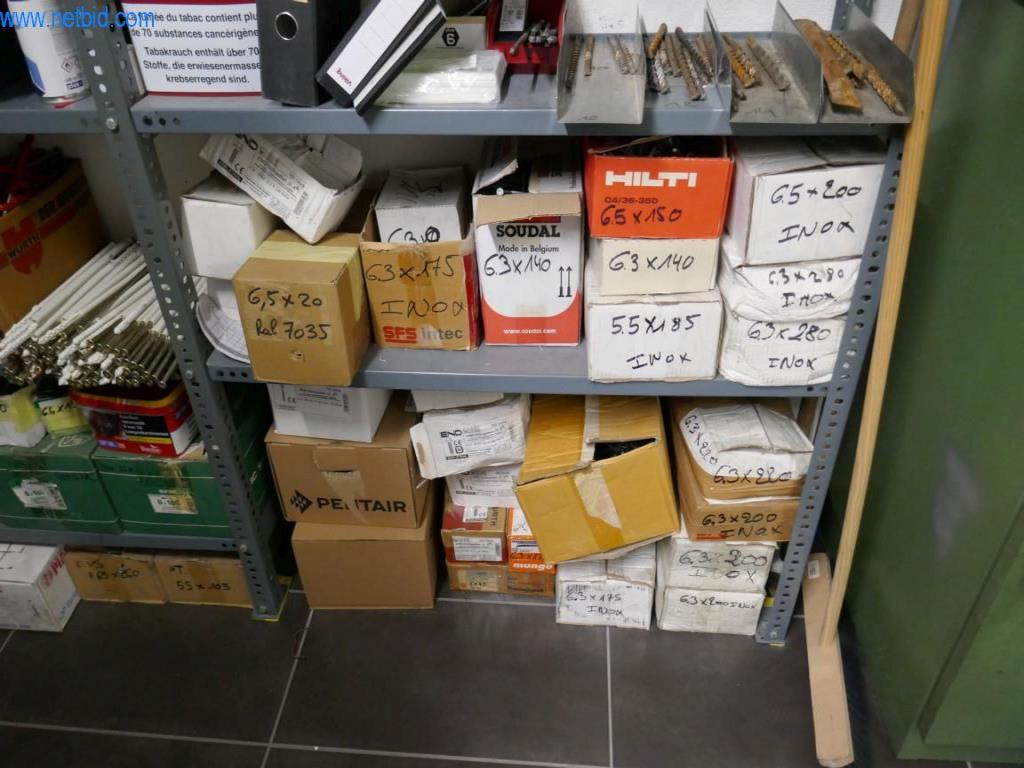 BGA, zapasy, materiały montażowe i pojazdy z działu pokryć dachowych-2