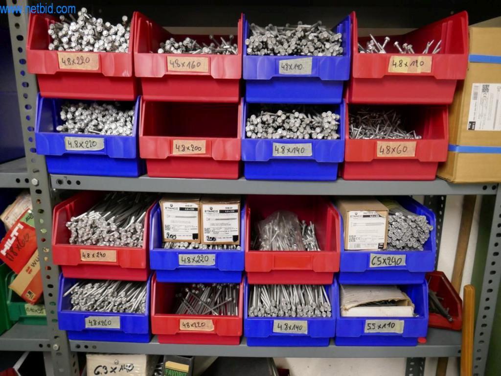 BGA, zapasy, materiały montażowe i pojazdy z działu pokryć dachowych-4