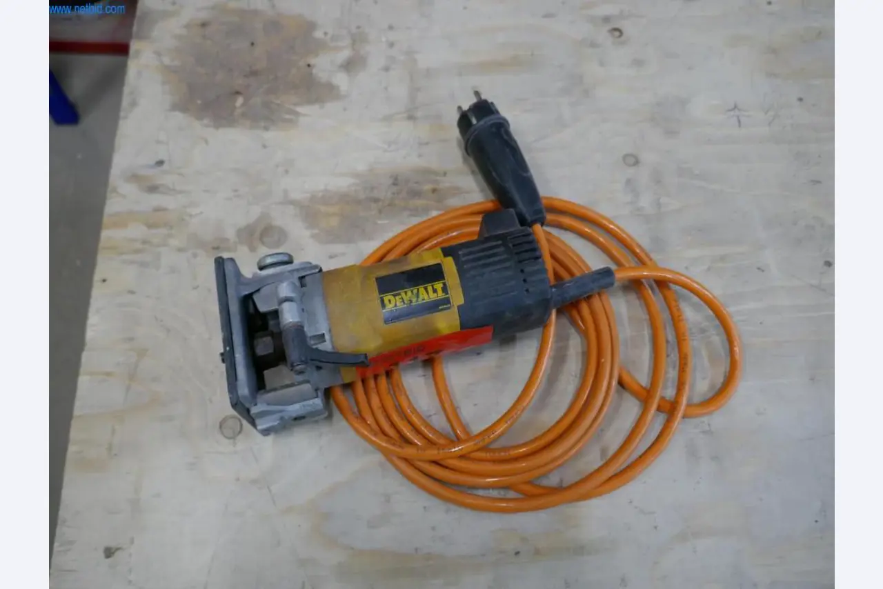 BGA, zapasy, materiały montażowe i pojazdy z działu stolarki otworowej-1