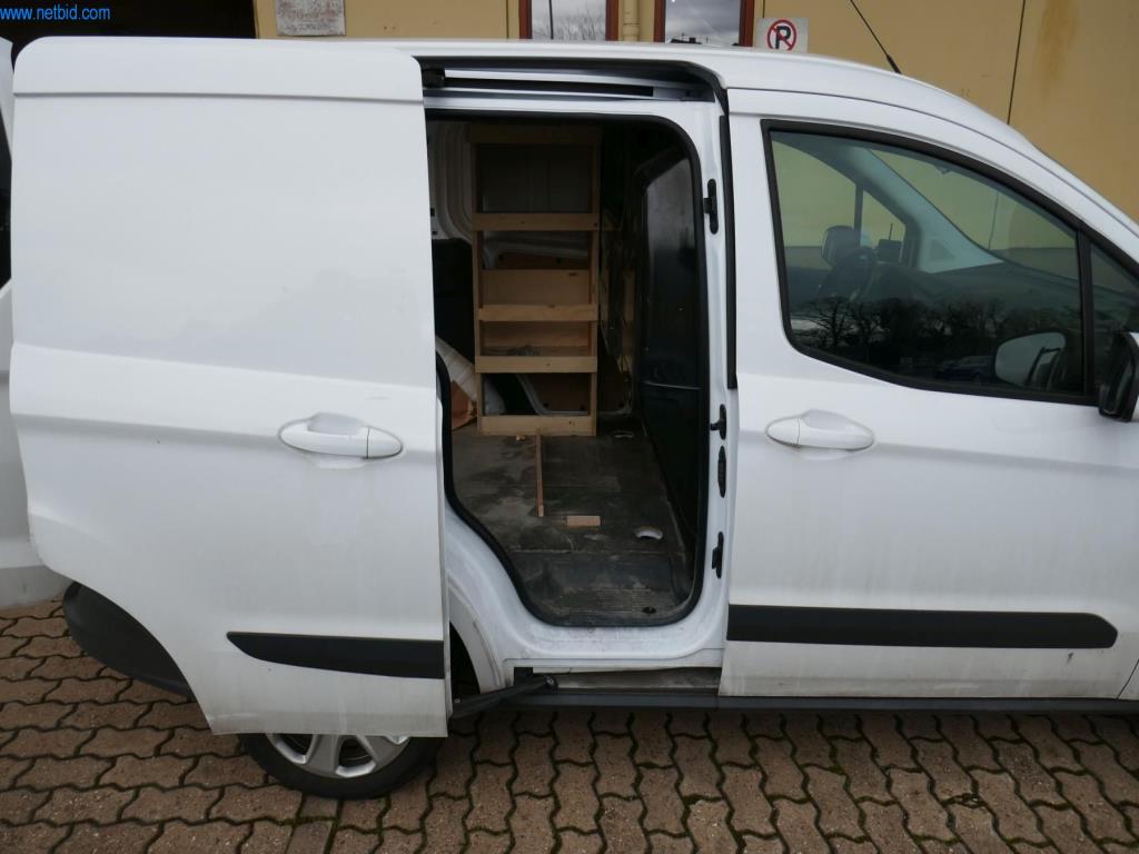 BGA, zásoby, montážní materiál a vozidla z truhlářské divize.-11