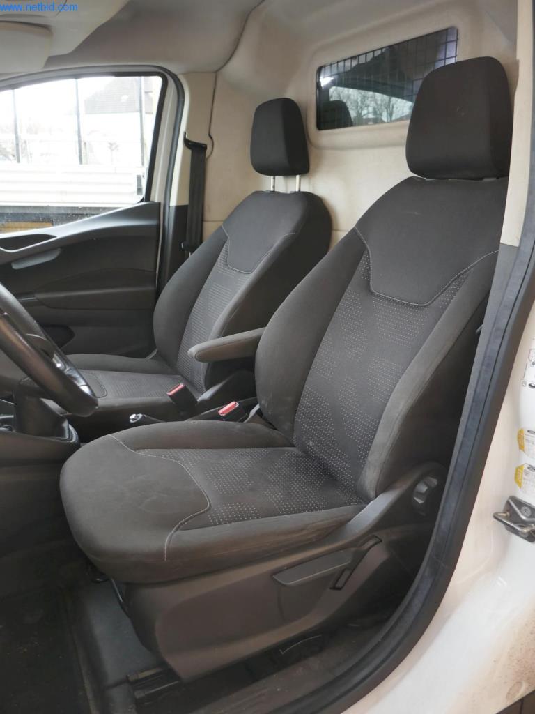 BGA, zásoby, montážní materiál a vozidla z truhlářské divize.-20