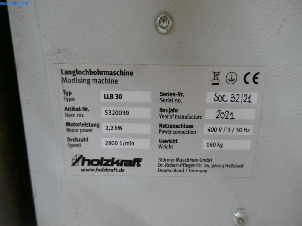 BGA, zapasy, materiały montażowe i pojazdy z działu stolarki otworowej-2