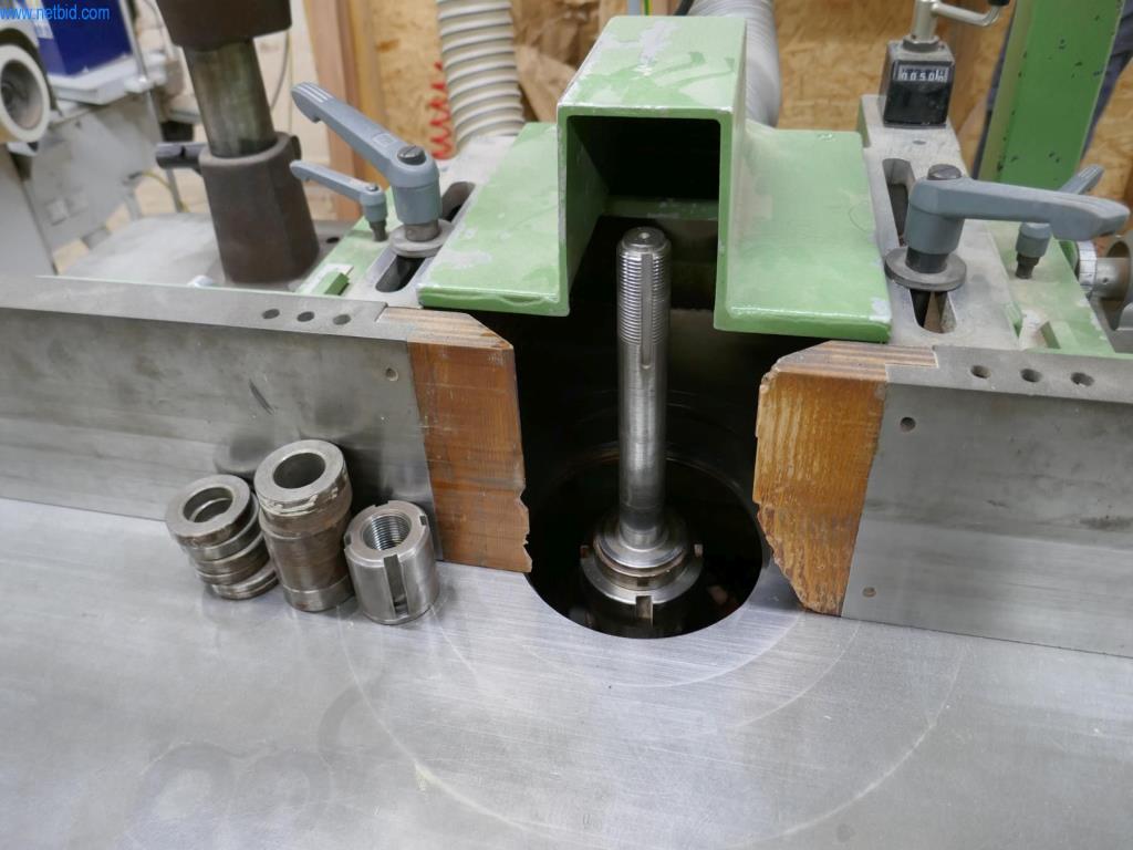 BGA, zapasy, materiały montażowe i pojazdy z działu stolarki otworowej-6