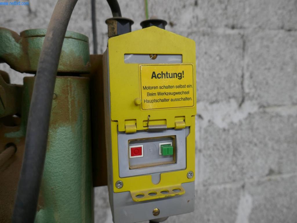 BGA, zapasy, materiały montażowe i pojazdy z działu stolarki otworowej-5