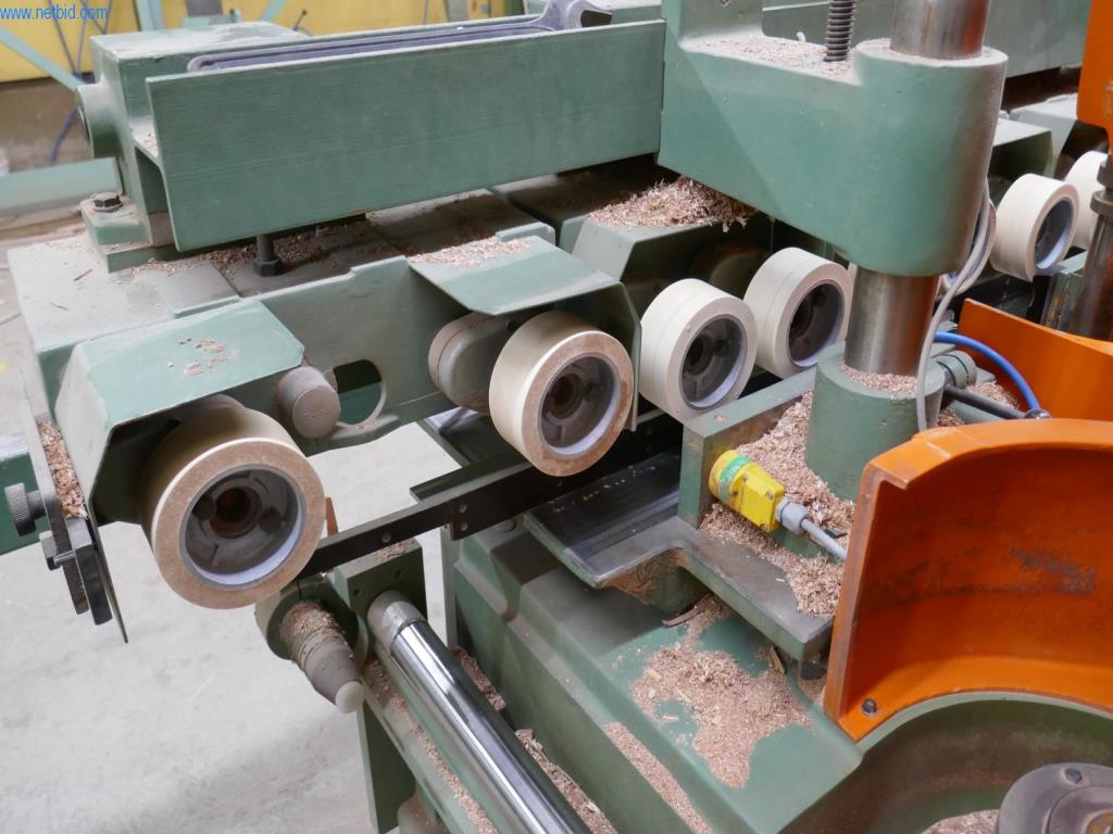 BGA, zapasy, materiały montażowe i pojazdy z działu stolarki otworowej-7