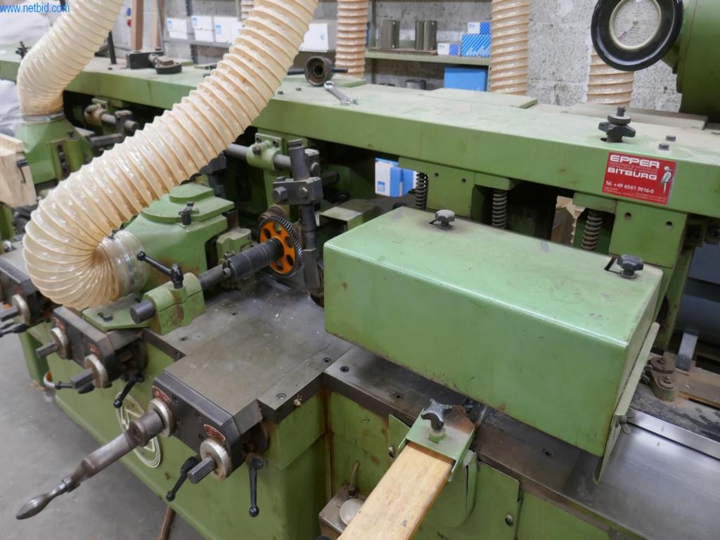 BGA, zapasy, materiały montażowe i pojazdy z działu stolarki otworowej-5