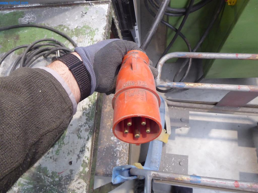 BGA, zásoby, montážní materiál a vozidla z divize výroby oken a fasád.-2