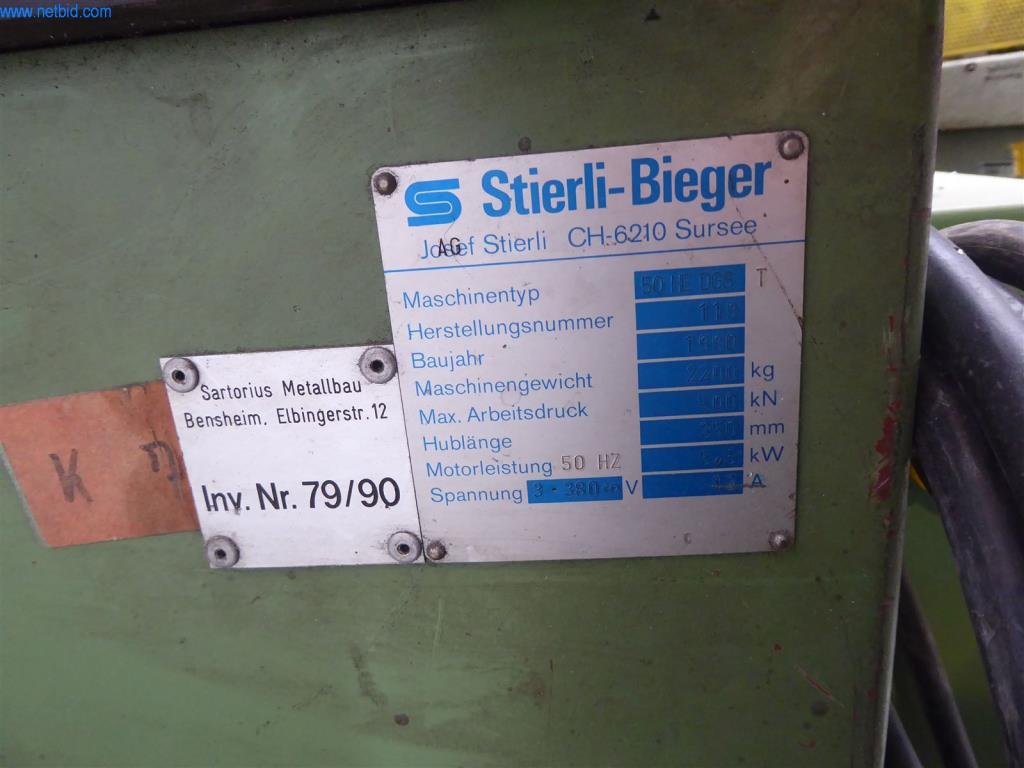 BGA, zásoby, montážní materiál a vozidla z divize výroby oken a fasád.-3