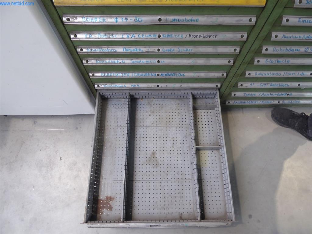 BGA, Warenvorräte, Montagematerial und Fahrzeuge aus dem Bereich Fenster- und Fassadenbau-11