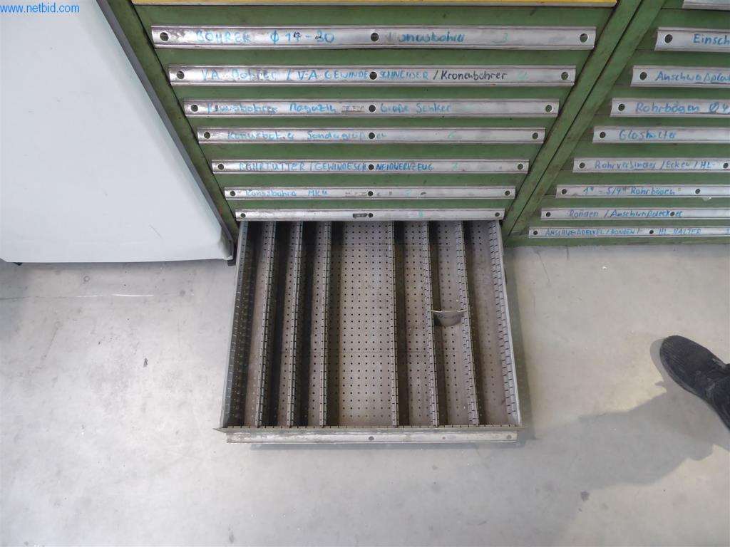 BGA, Warenvorräte, Montagematerial und Fahrzeuge aus dem Bereich Fenster- und Fassadenbau-12