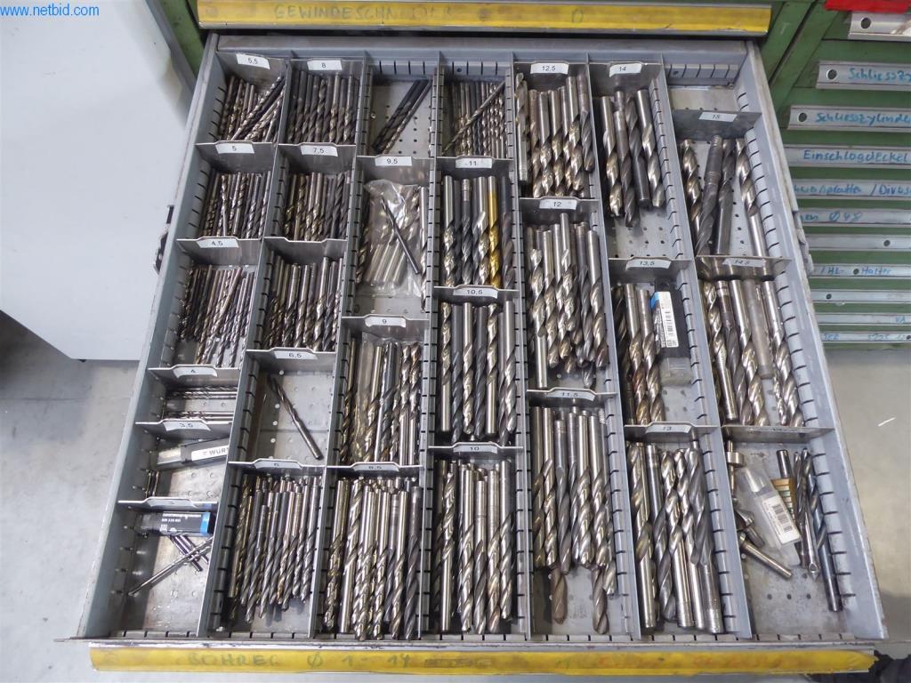 BGA, Warenvorräte, Montagematerial und Fahrzeuge aus dem Bereich Fenster- und Fassadenbau-3