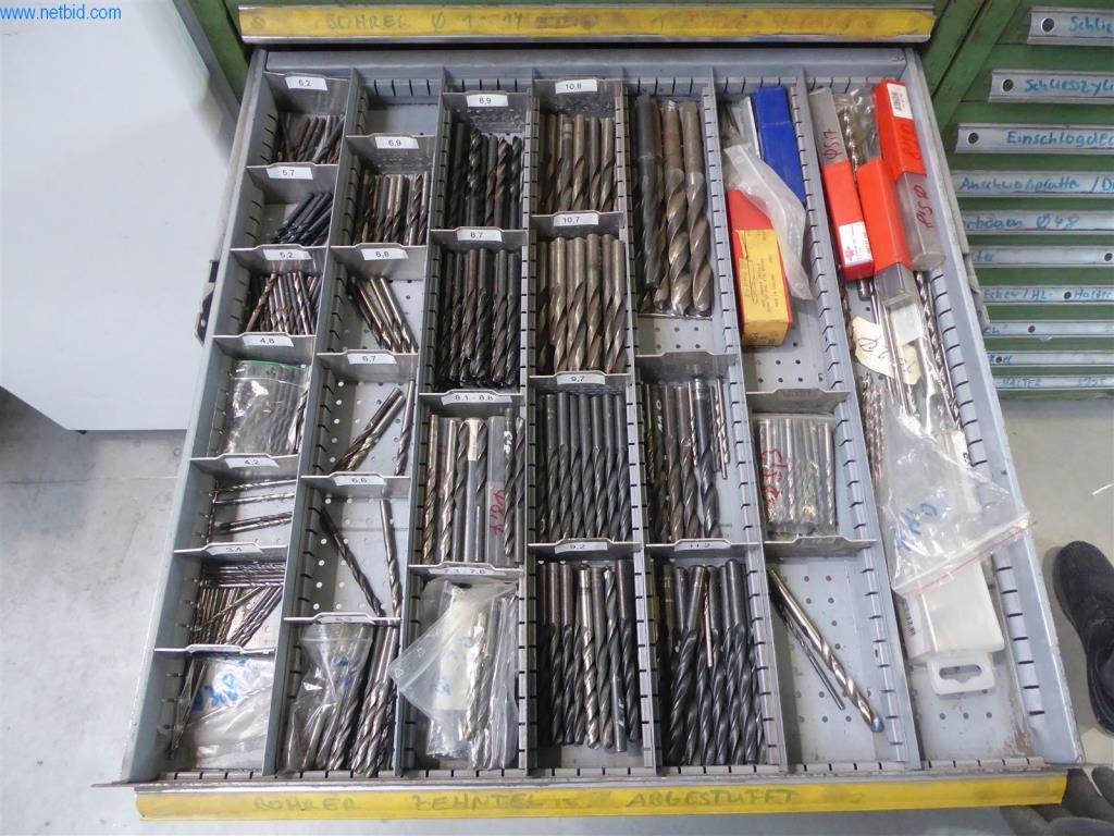 BGA, Warenvorräte, Montagematerial und Fahrzeuge aus dem Bereich Fenster- und Fassadenbau-4