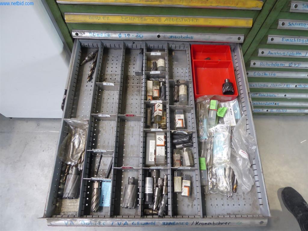 BGA, Warenvorräte, Montagematerial und Fahrzeuge aus dem Bereich Fenster- und Fassadenbau-6