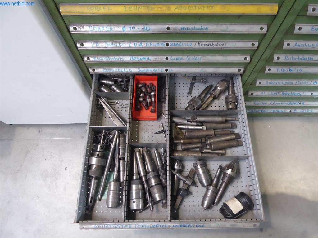 BGA, Warenvorräte, Montagematerial und Fahrzeuge aus dem Bereich Fenster- und Fassadenbau-9