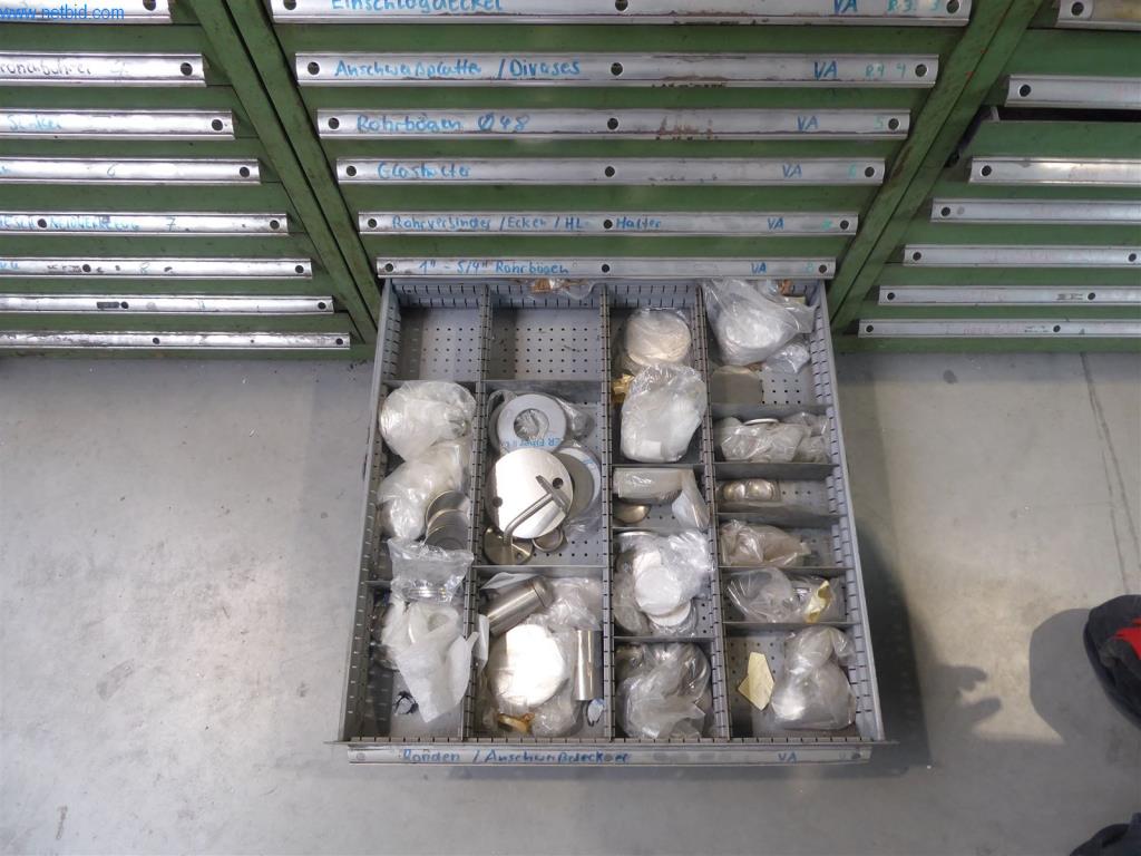 BGA, Warenvorräte, Montagematerial und Fahrzeuge aus dem Bereich Fenster- und Fassadenbau-12