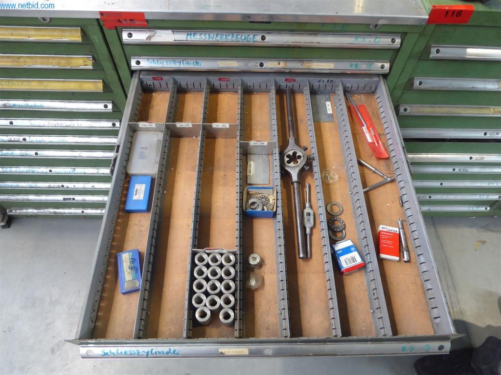 BGA, Warenvorräte, Montagematerial und Fahrzeuge aus dem Bereich Fenster- und Fassadenbau-2
