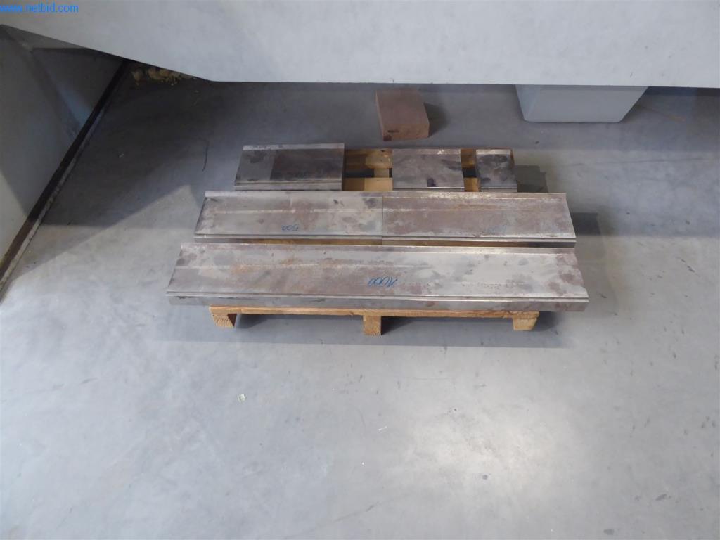 BGA, zaloge, montažni material in vozila iz oddelka za izdelavo oken in fasad-19