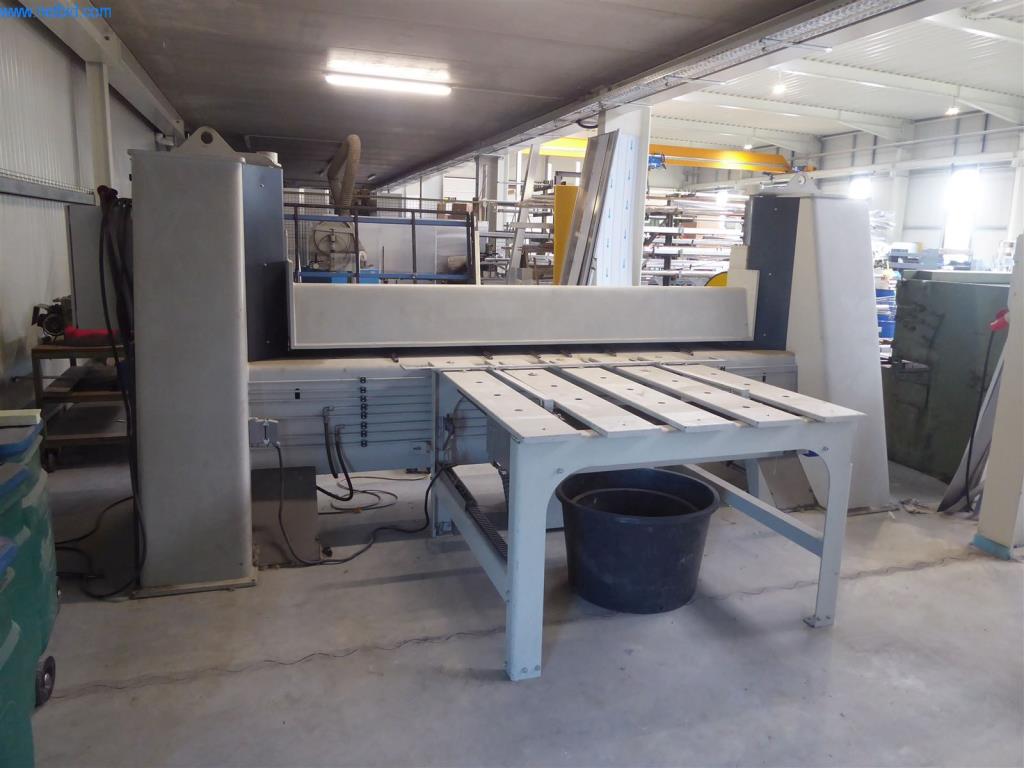 BGA, zaloge, montažni material in vozila iz oddelka za izdelavo oken in fasad-3