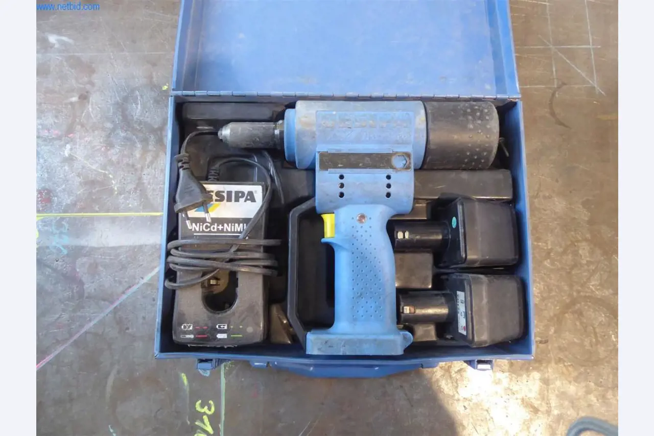 BGA, zaloge, montažni material in vozila iz oddelka za izdelavo oken in fasad-2