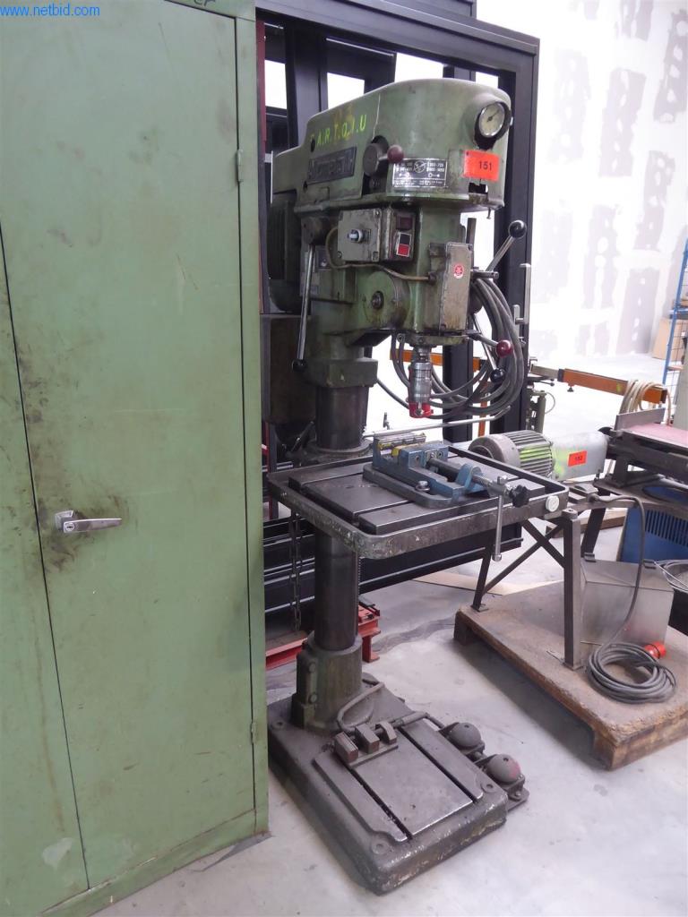 BGA, Warenvorräte, Montagematerial und Fahrzeuge aus dem Bereich Fenster- und Fassadenbau-1