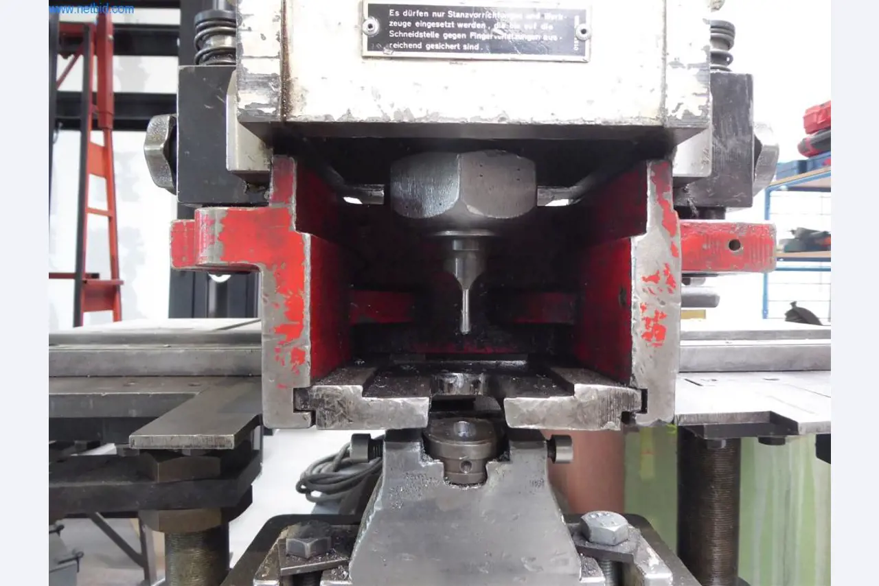 BGA, inventarios, materiales de montaje y vehículos de la división de construcción de ventanas y fachadas-4