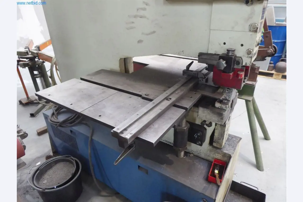 BGA, inventarios, materiales de montaje y vehículos de la división de construcción de ventanas y fachadas-5