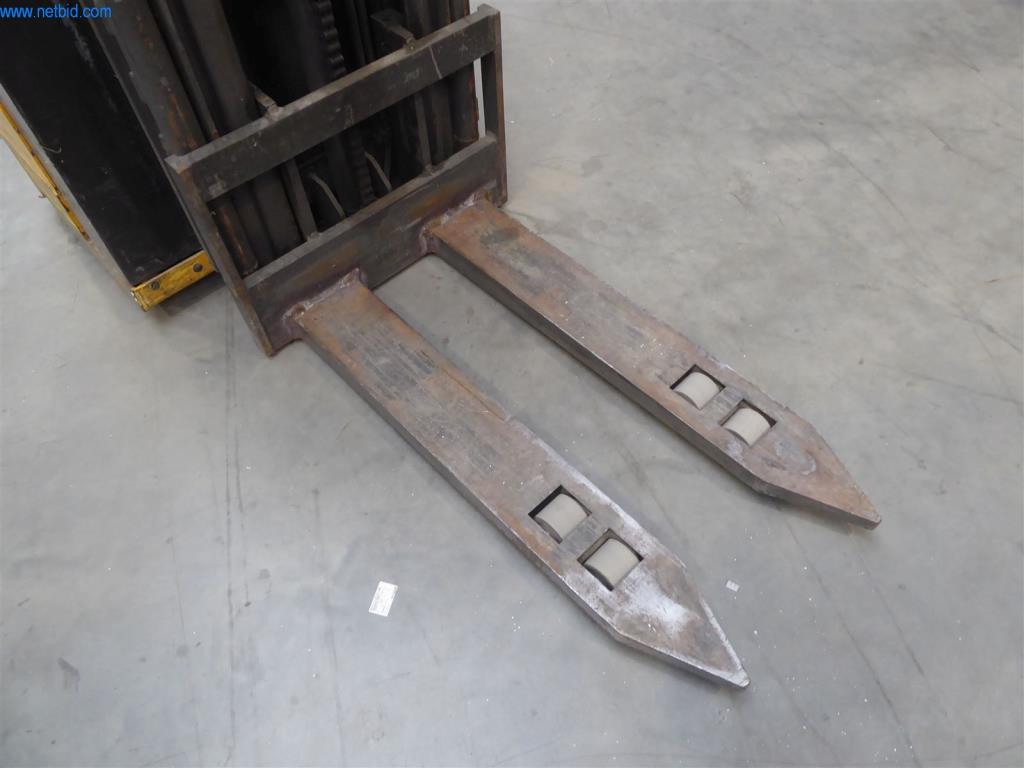 BGA, Warenvorräte, Montagematerial und Fahrzeuge aus dem Bereich Fenster- und Fassadenbau-8