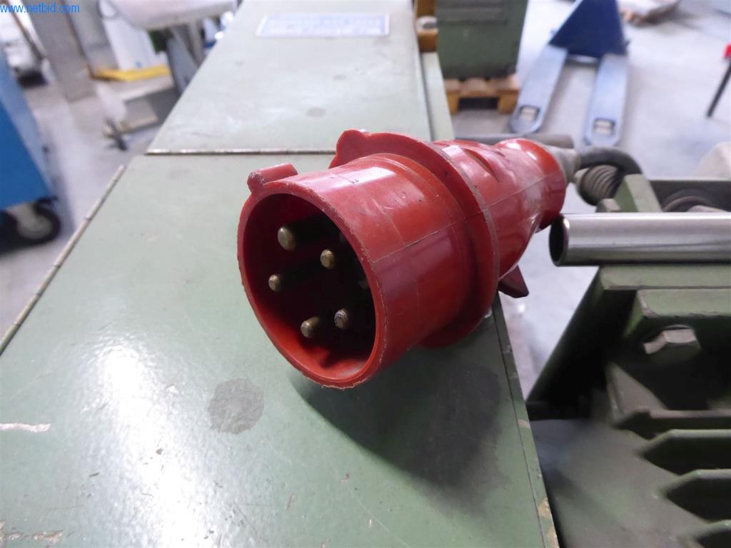 BGA, zapasy, materiały montażowe i pojazdy z działu konstrukcji okien i fasad-4