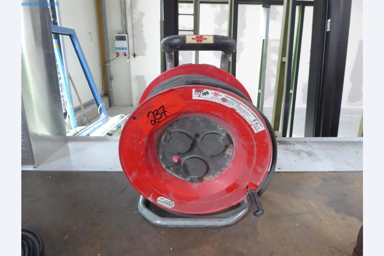 BGA, zaloge, montažni material in vozila iz oddelka za izdelavo oken in fasad-4