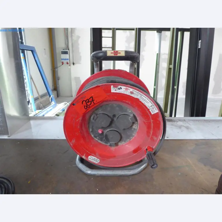 BGA, zaloge, montažni material in vozila iz oddelka za izdelavo oken in fasad-4