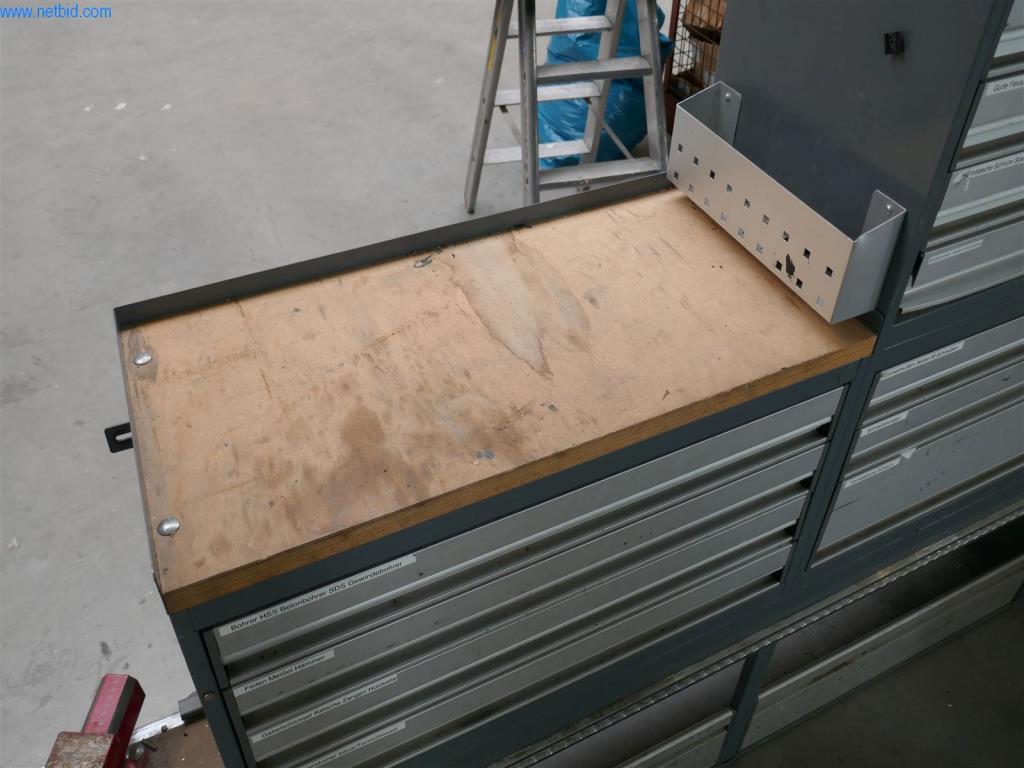 BGA, zásoby, montážní materiál a vozidla z divize výroby oken a fasád.-2