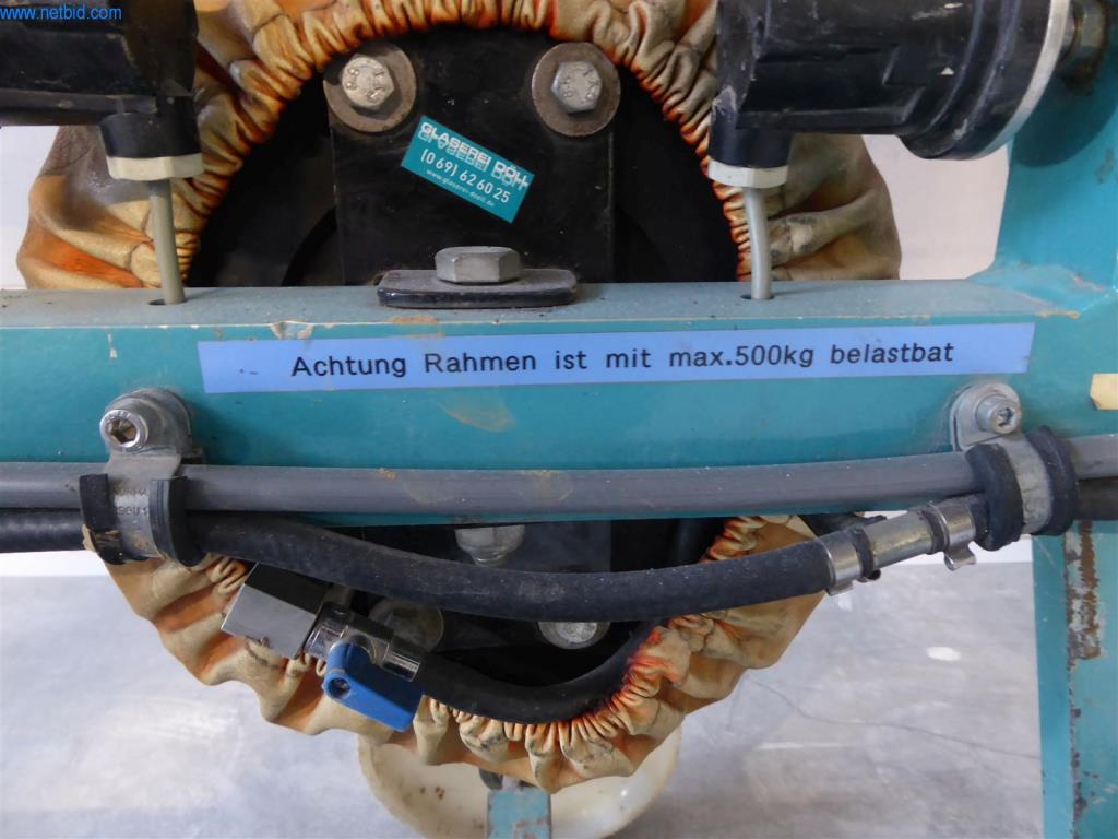 BGA, zapasy, materiały montażowe i pojazdy z działu konstrukcji okien i fasad-4