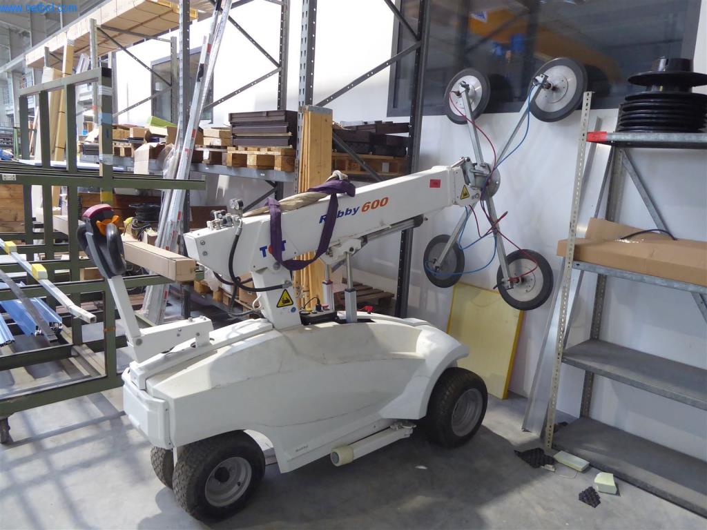 BGA, zapasy, materiały montażowe i pojazdy z działu konstrukcji okien i fasad-1