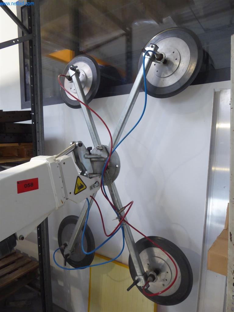 BGA, zapasy, materiały montażowe i pojazdy z działu konstrukcji okien i fasad-2