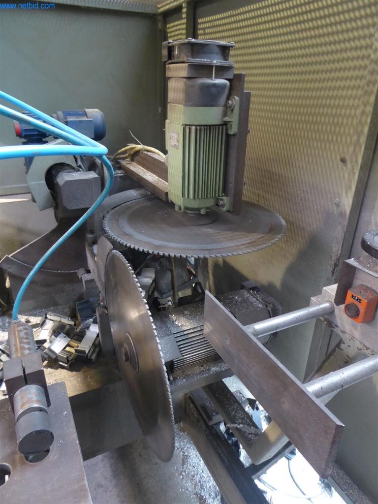 BGA, zapasy, materiały montażowe i pojazdy z działu konstrukcji okien i fasad-5