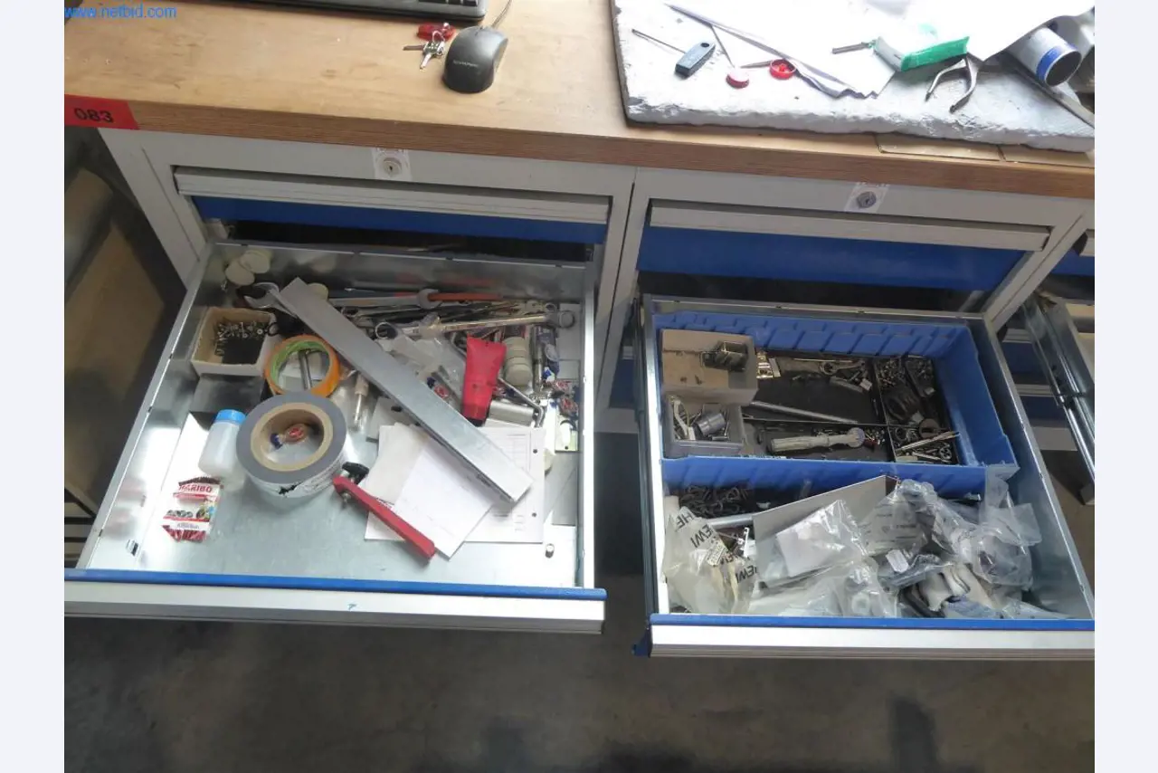 BGA, zaloge, montažni material in vozila iz oddelka za izdelavo oken in fasad-11