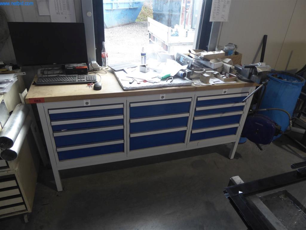 BGA, Warenvorräte, Montagematerial und Fahrzeuge aus dem Bereich Fenster- und Fassadenbau-1