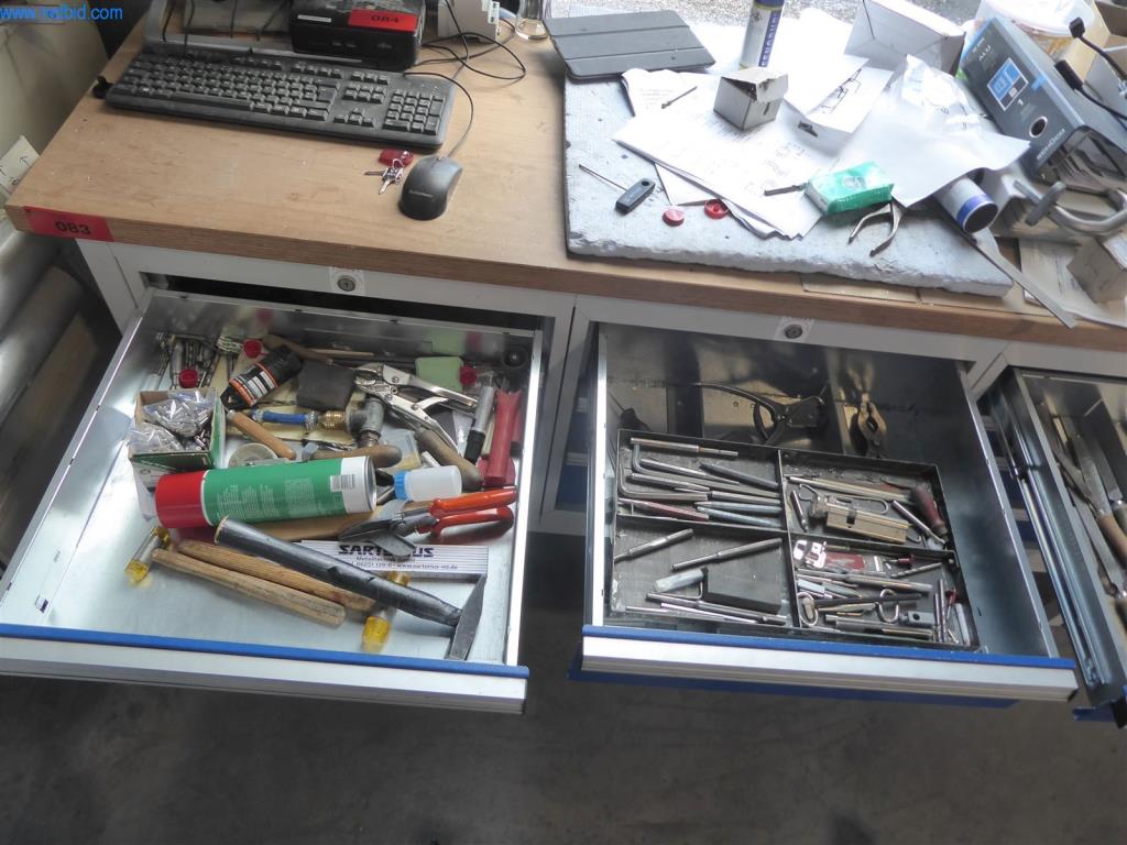 BGA, Warenvorräte, Montagematerial und Fahrzeuge aus dem Bereich Fenster- und Fassadenbau-4