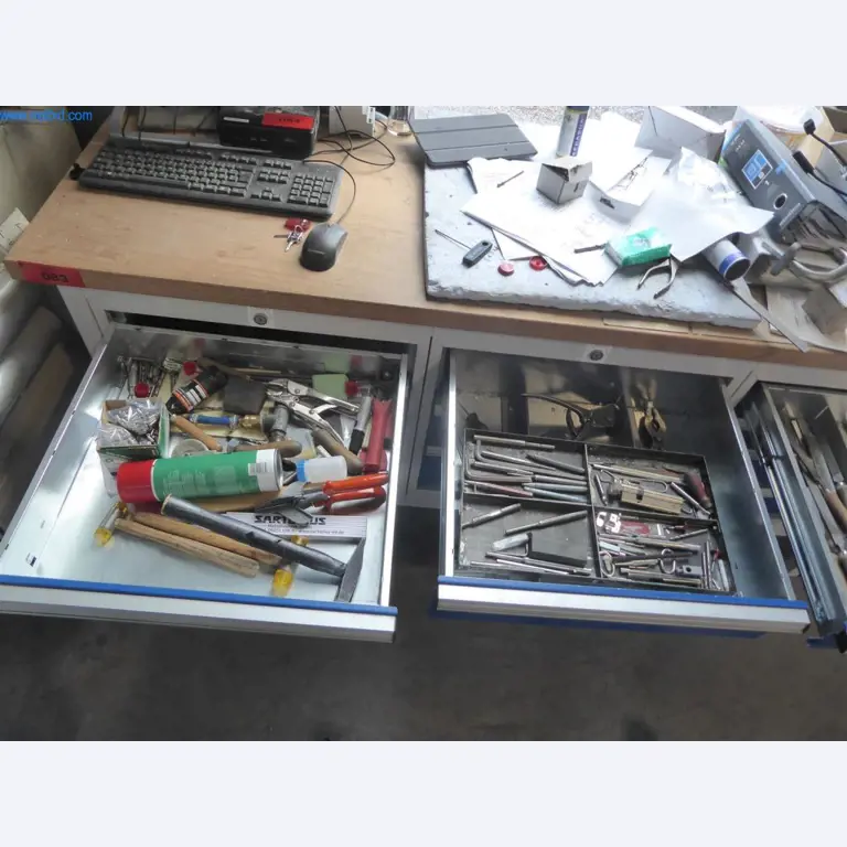 BGA, zaloge, montažni material in vozila iz oddelka za izdelavo oken in fasad-4