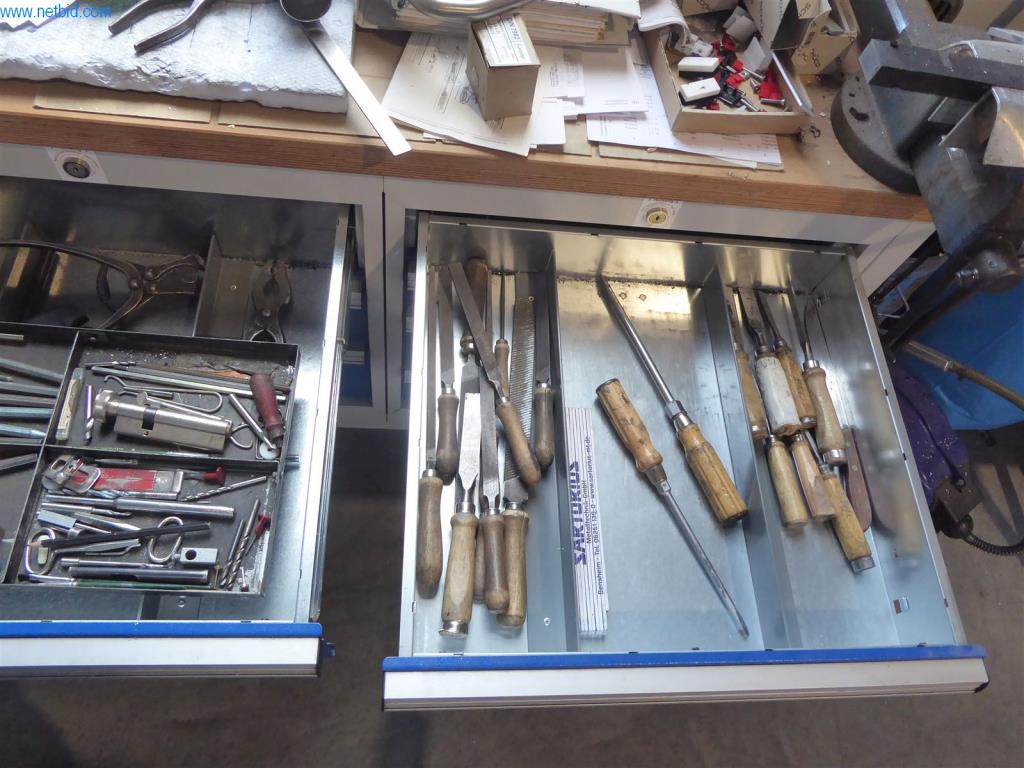 BGA, Warenvorräte, Montagematerial und Fahrzeuge aus dem Bereich Fenster- und Fassadenbau-5