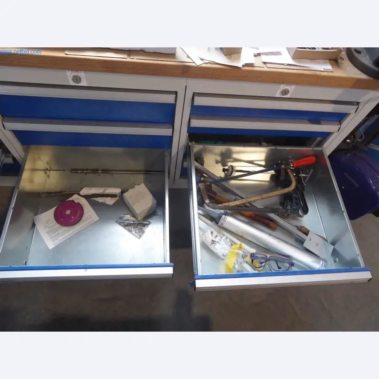 BGA, zaloge, montažni material in vozila iz oddelka za izdelavo oken in fasad-6