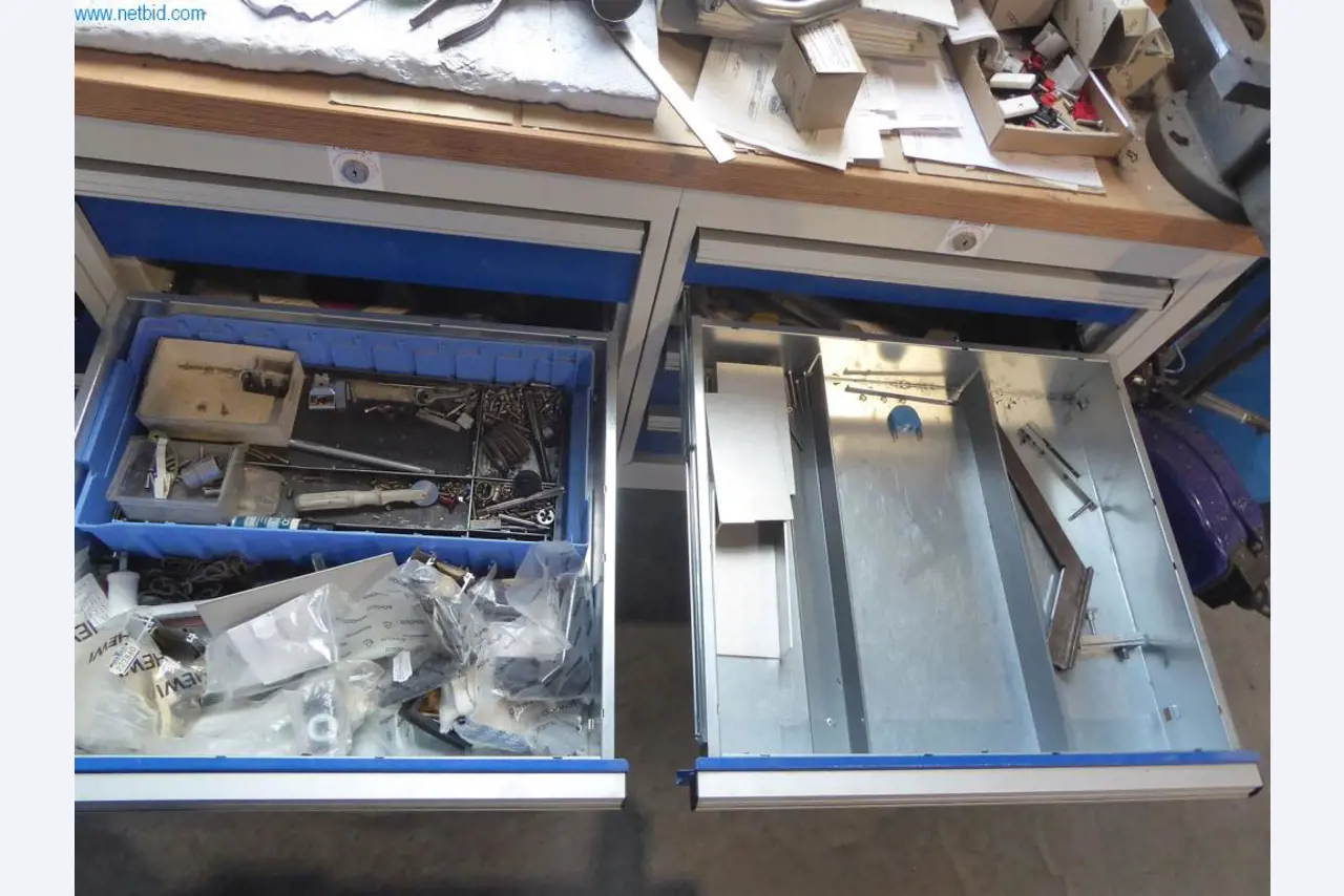 BGA, zaloge, montažni material in vozila iz oddelka za izdelavo oken in fasad-7