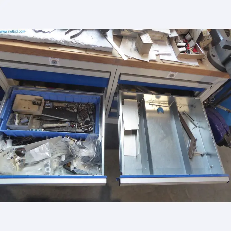 BGA, zaloge, montažni material in vozila iz oddelka za izdelavo oken in fasad-7