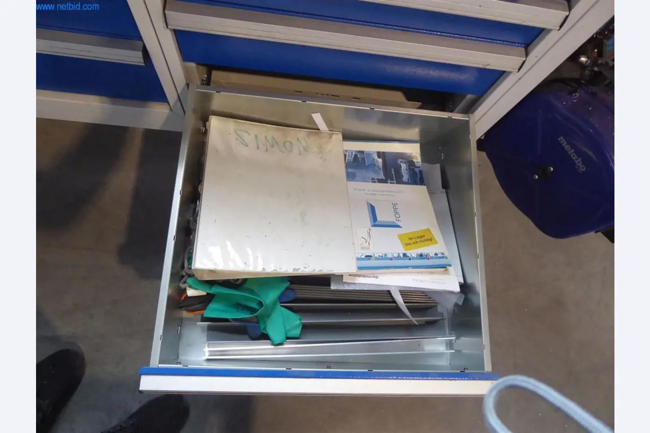 BGA, zaloge, montažni material in vozila iz oddelka za izdelavo oken in fasad-8