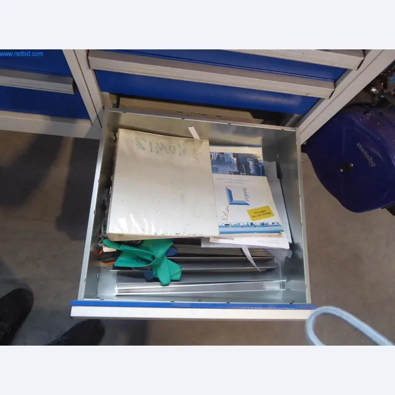 BGA, zaloge, montažni material in vozila iz oddelka za izdelavo oken in fasad-8