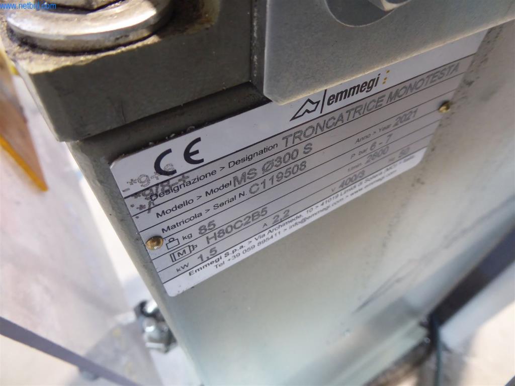 BGA, zapasy, materiały montażowe i pojazdy z działu konstrukcji okien i fasad-2