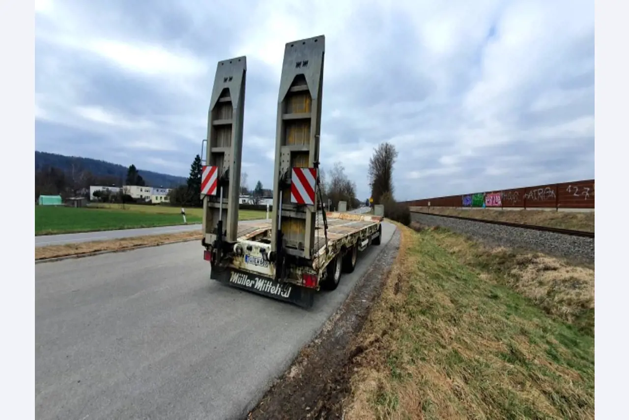 Raupenkettenbagger-54